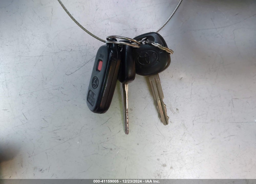 2000 TOYOTA SIENNA XLE VIN: 4T3ZF13C7YU259951