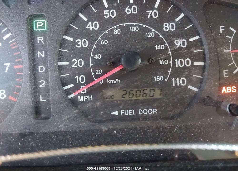 2000 TOYOTA SIENNA XLE VIN: 4T3ZF13C7YU259951
