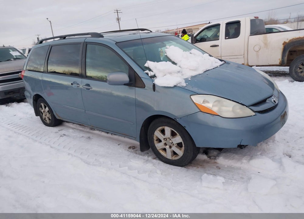2008 TOYOTA SIENNA XLE VIN: 5TDZK22C08S183624