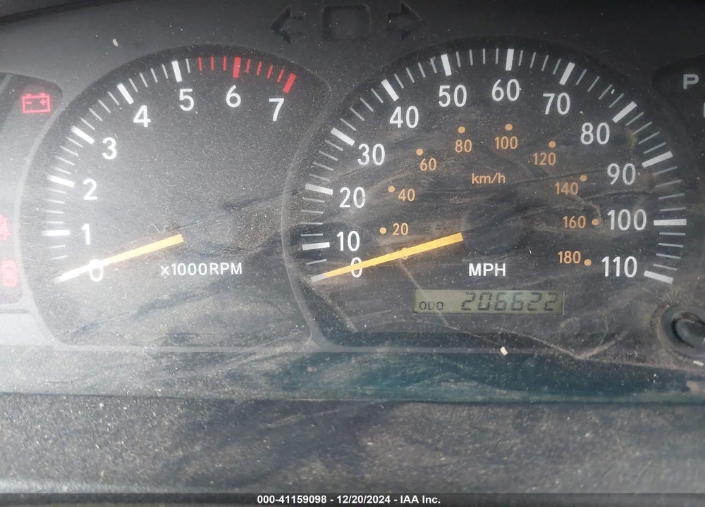 2000 TOYOTA TUNDRA SR5 V8 VIN: 5TBRT3412YS030606