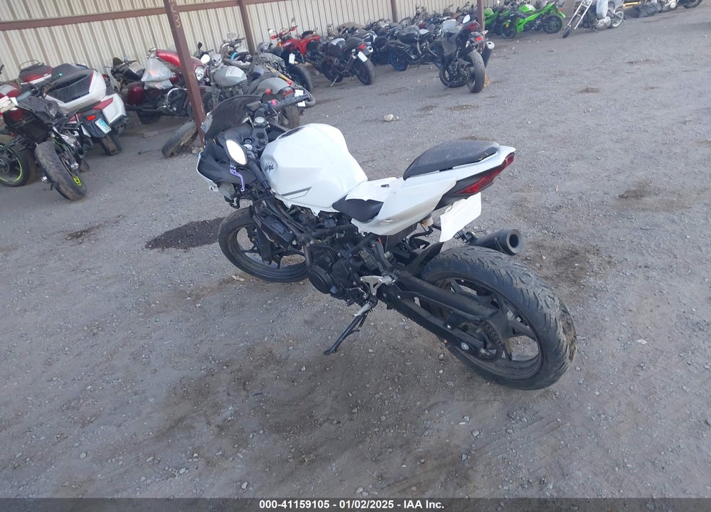 2023 KAWASAKI EX400 VIN: JKAEXKH14PDAN6193