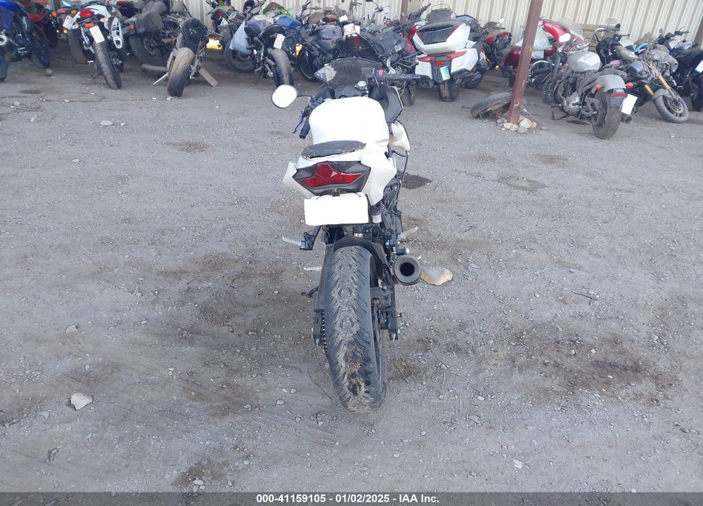 2023 KAWASAKI EX400 VIN: JKAEXKH14PDAN6193