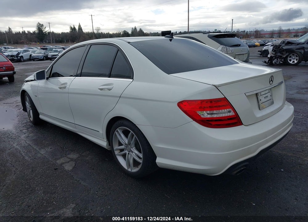2012 MERCEDES-BENZ C 250 LUXURY/SPORT VIN: WDDGF4HB2CR211796