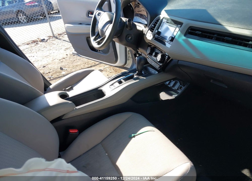 2016 HONDA HR-V LX VIN: 3CZRU5H38GM752201