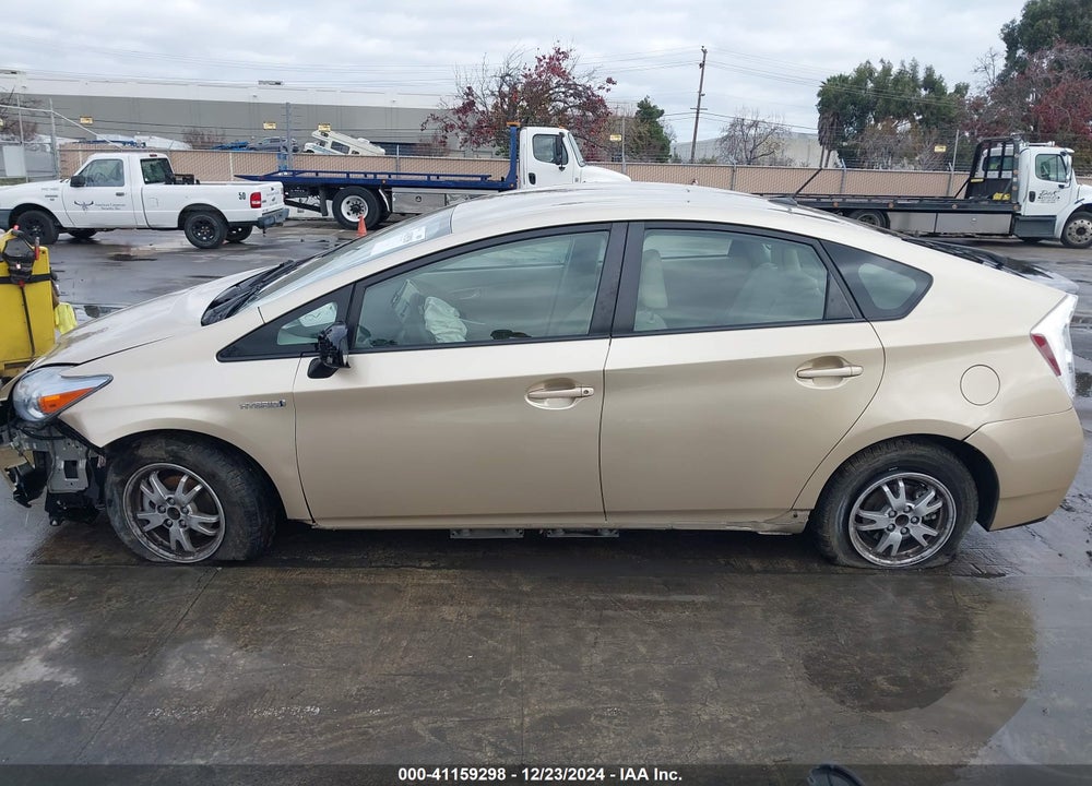 2011 TOYOTA PRIUS TWO VIN: JTDKN3DU2B1477955
