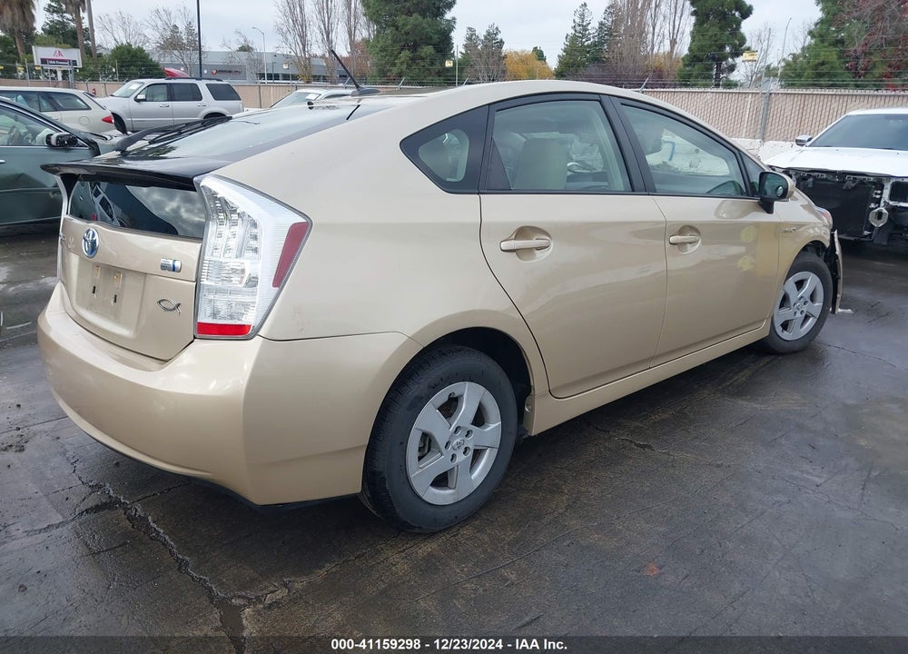 2011 TOYOTA PRIUS TWO VIN: JTDKN3DU2B1477955