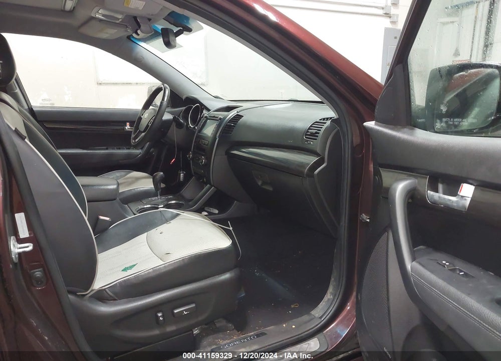 2012 KIA SORENTO SX V6 VIN: 5XYKW4A22CG258663