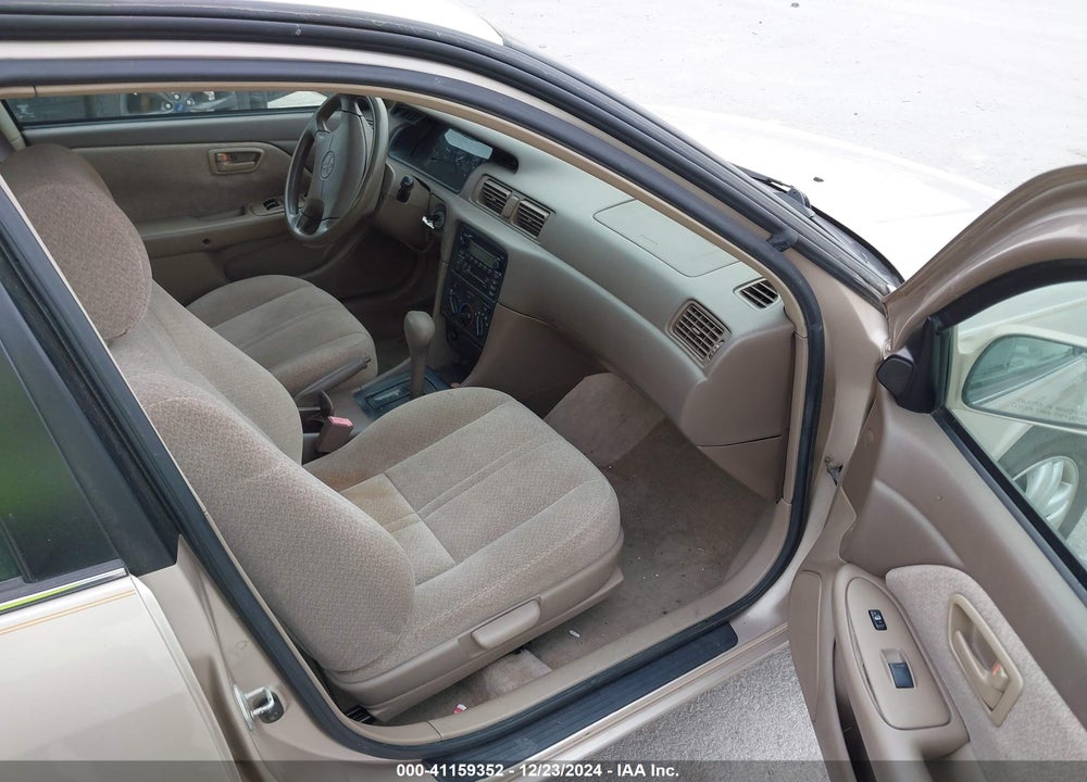 2000 TOYOTA CAMRY LE VIN: 4T1BG22K1YU622167