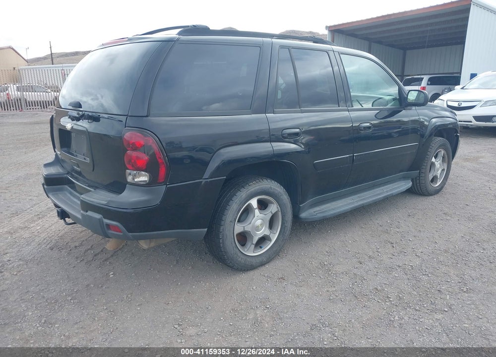 2005 CHEVROLET TRAILBLAZER LT VIN: 1GNDS13S652342425