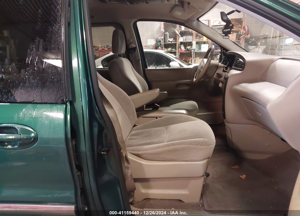 2003 FORD WINDSTAR SE VIN: 2FMZA52473BB92548