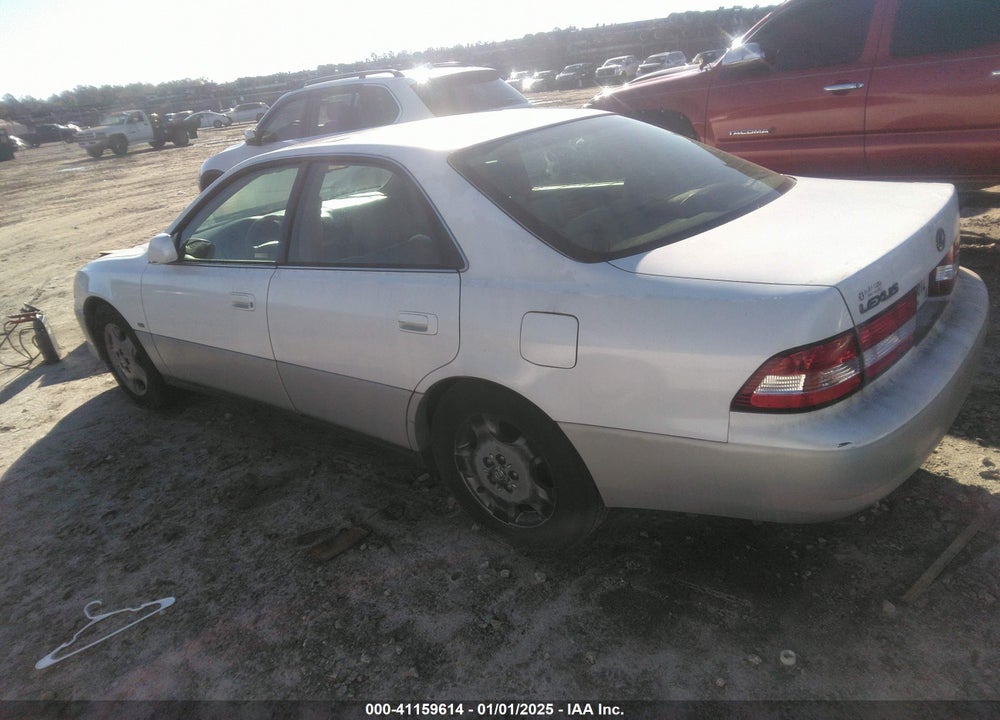 2001 LEXUS ES 300 VIN: JT8BF28GX10308569