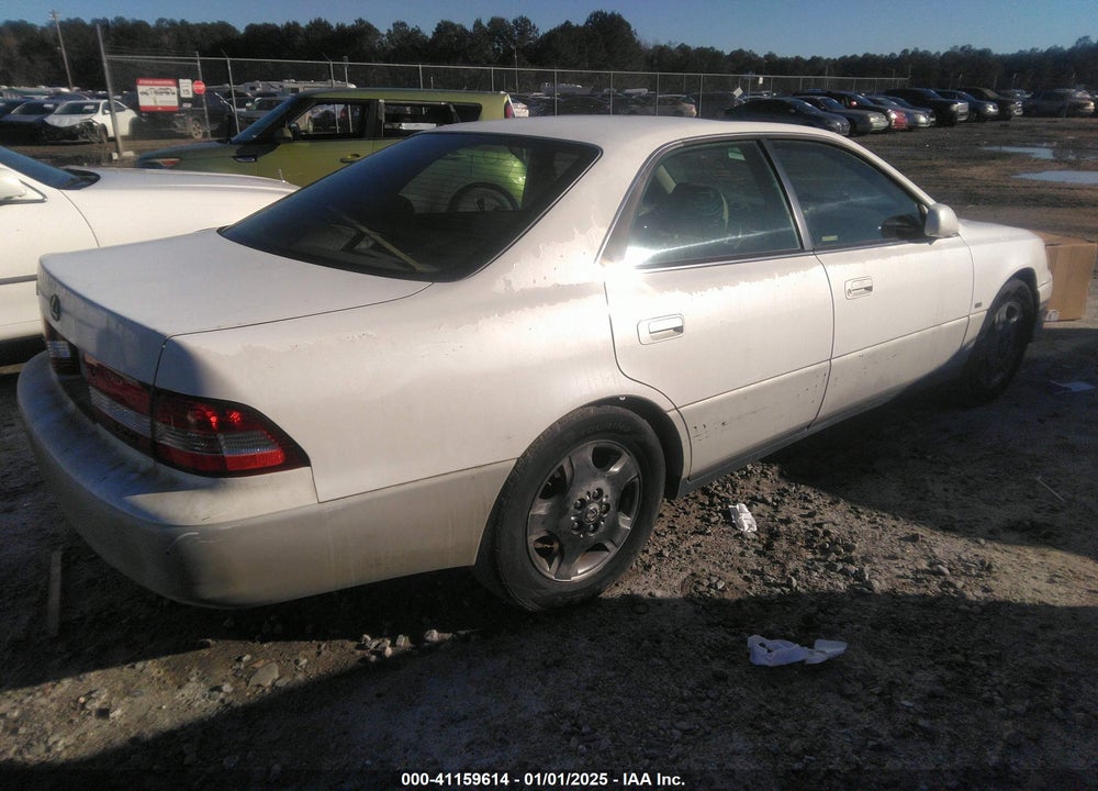 2001 LEXUS ES 300 VIN: JT8BF28GX10308569