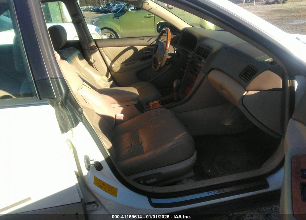 2001 LEXUS ES 300 VIN: JT8BF28GX10308569