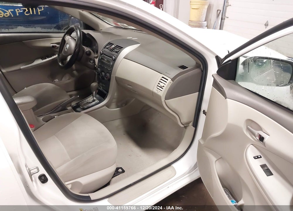 2010 TOYOTA COROLLA LE VIN: 2T1BU4EE1AC531837