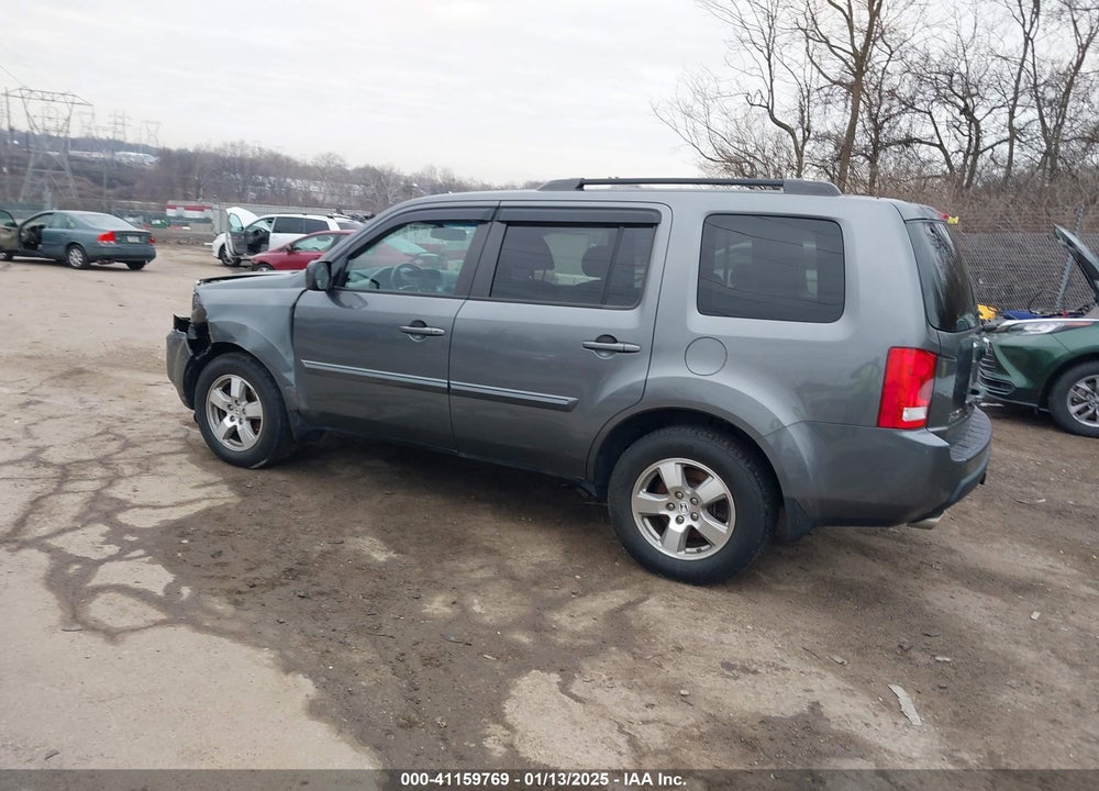 2011 HONDA PILOT EX-L VIN: 5FNYF4H58BB083805