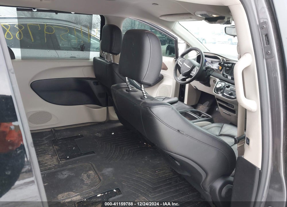 2017 CHRYSLER PACIFICA TOURING L VIN: 2C4RC1BG1HR670401
