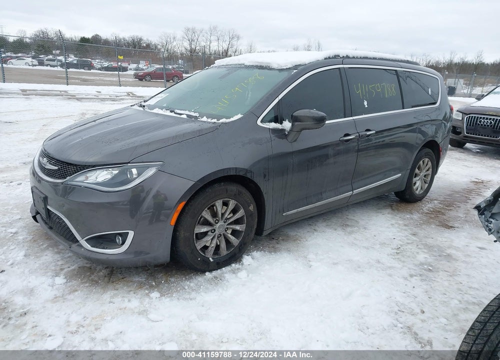 2017 CHRYSLER PACIFICA TOURING L VIN: 2C4RC1BG1HR670401