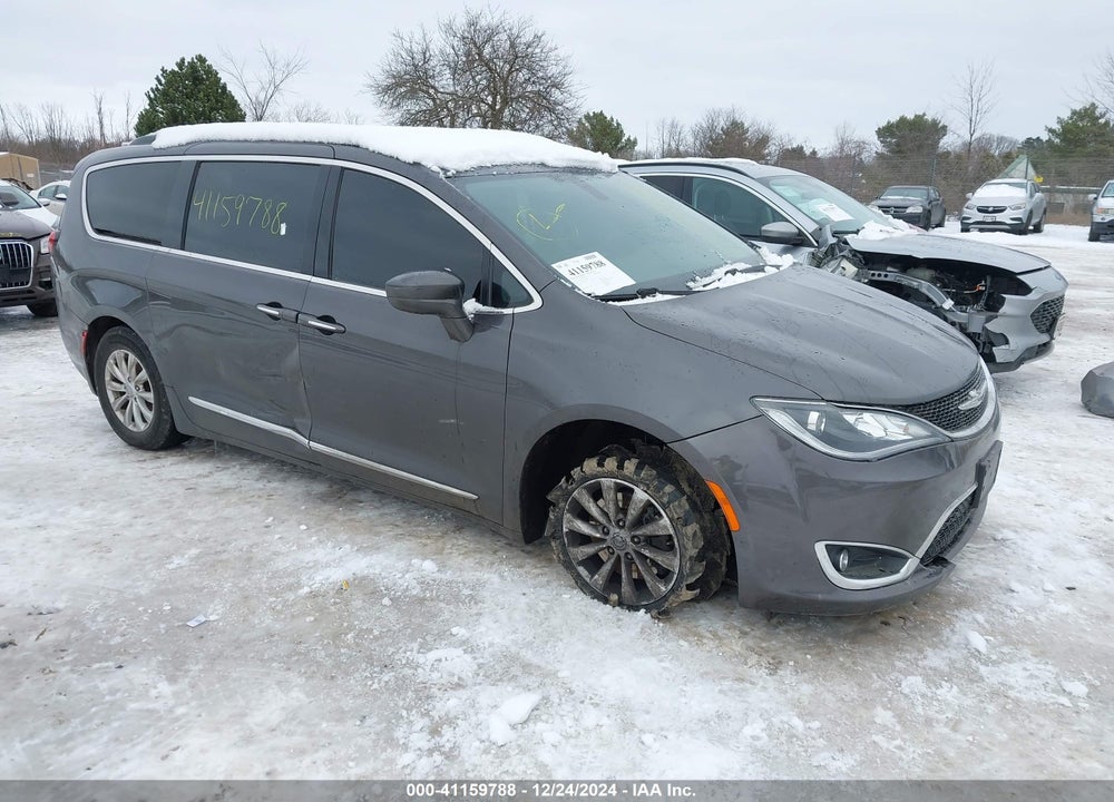 2017 CHRYSLER PACIFICA TOURING L VIN: 2C4RC1BG1HR670401
