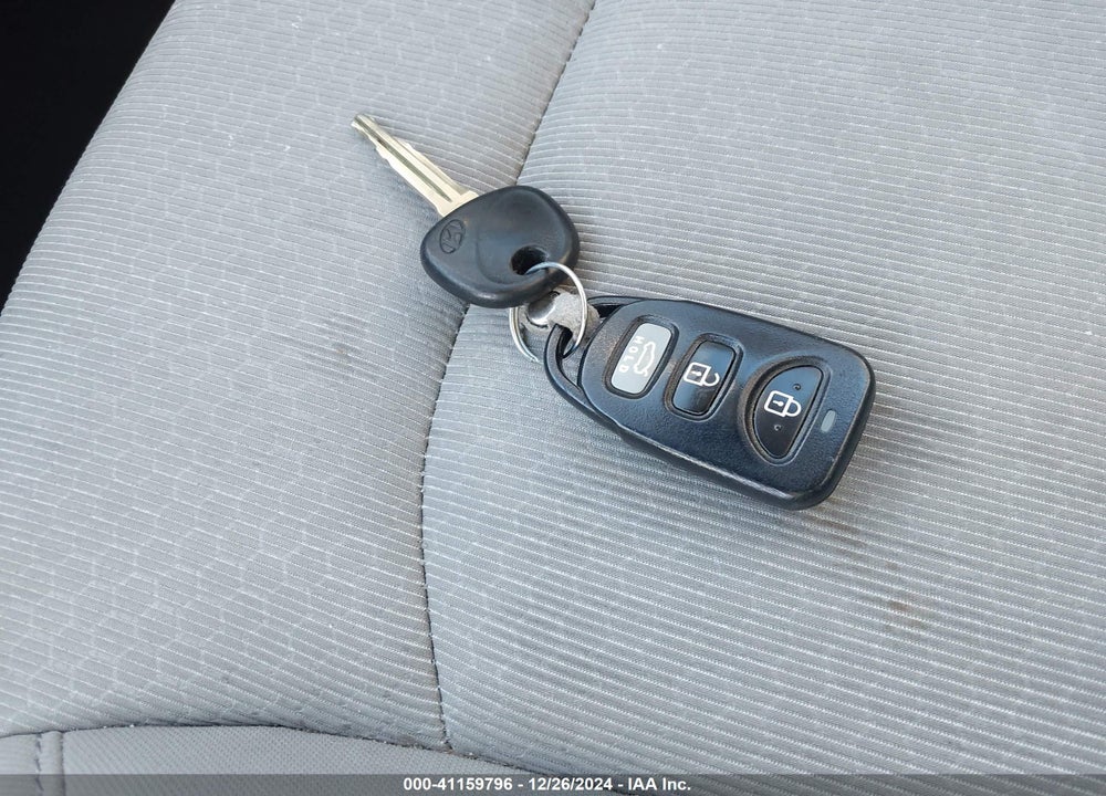 2017 HYUNDAI ELANTRA SE VIN: 5NPD84LF3HH159854