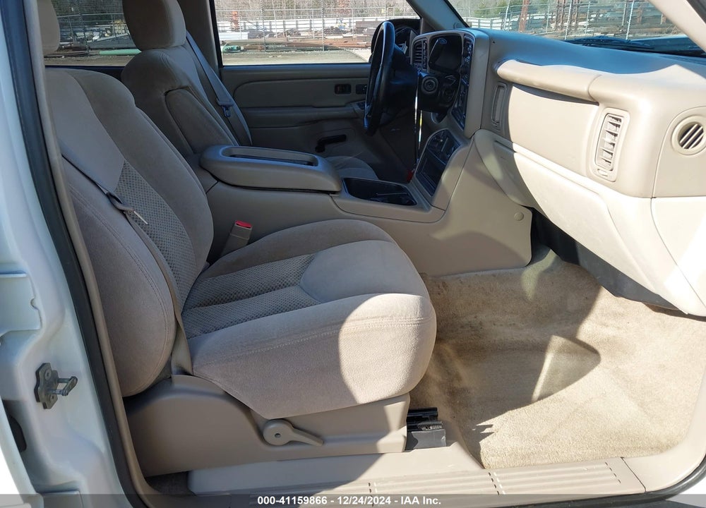 2004 CHEVROLET TAHOE LS VIN: 1GNEK13Z24R247853