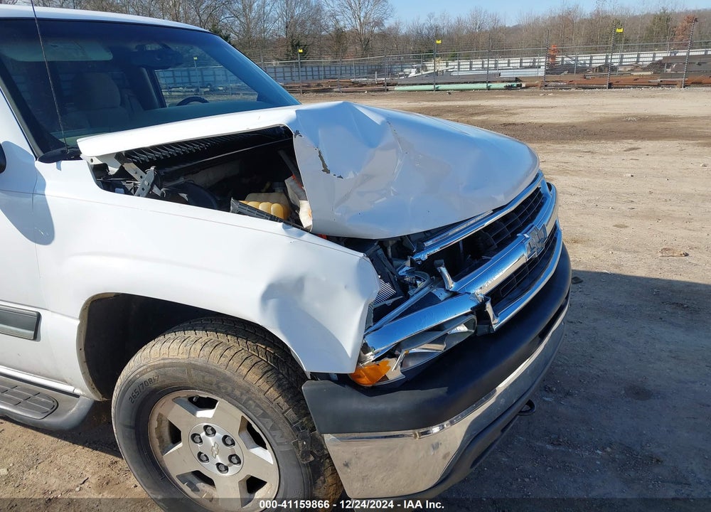 2004 CHEVROLET TAHOE LS VIN: 1GNEK13Z24R247853