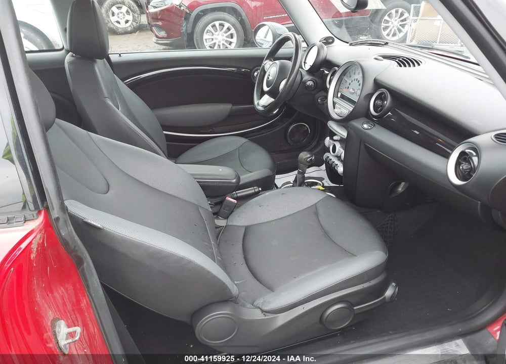 2010 MINI COOPER VIN: WMWMF3C53ATZ65246