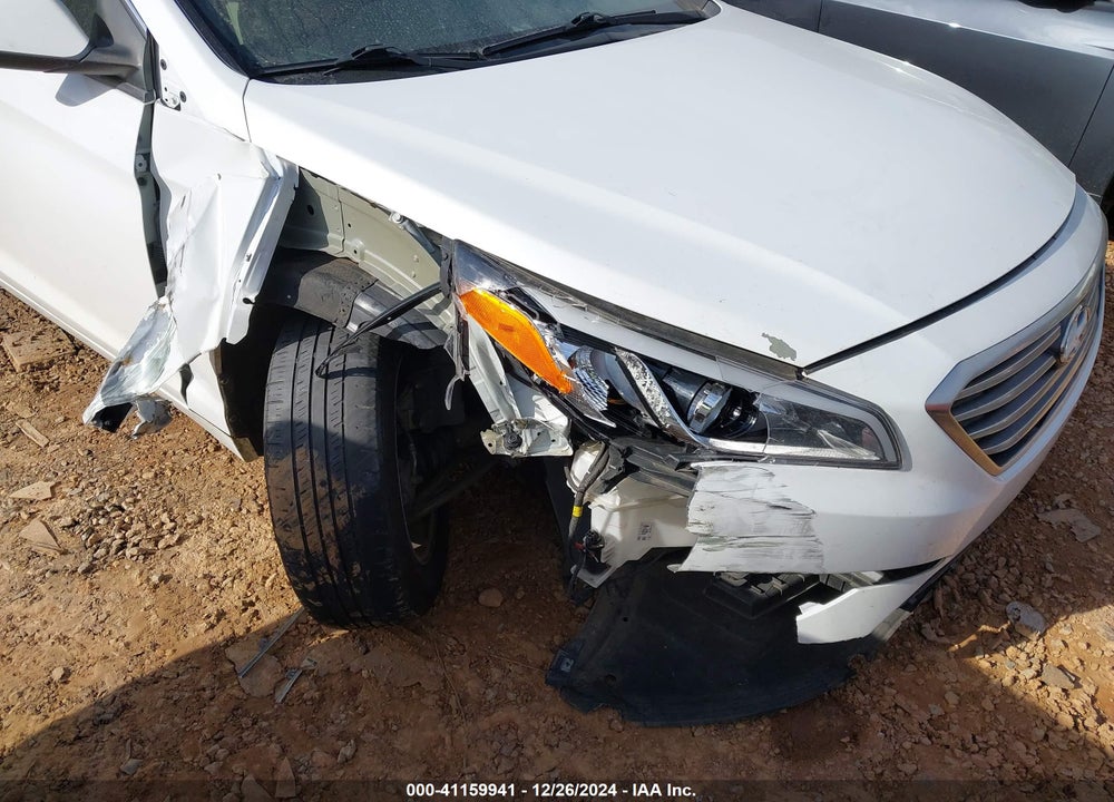 2016 HYUNDAI SONATA VIN: 5NPE24AF1GH319110