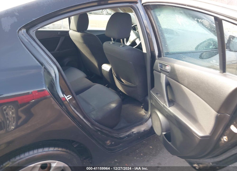 2010 MAZDA 3 I SPORT VIN: JM1BL1SG3A1287264