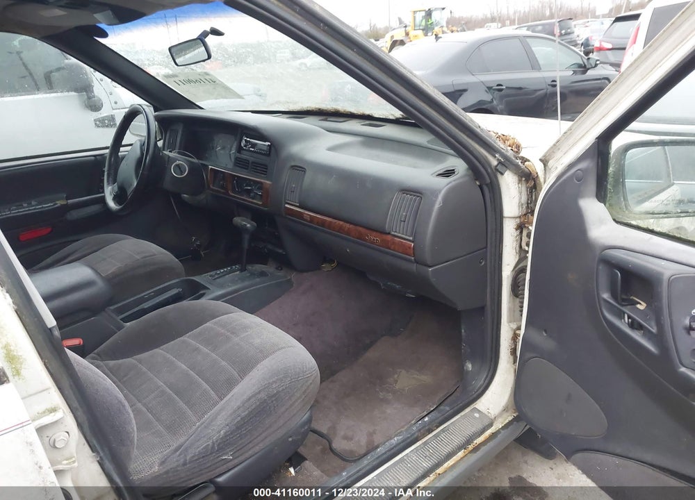 1996 JEEP GRAND CHEROKEE LAREDO VIN: 1J4FX58S9TC352788