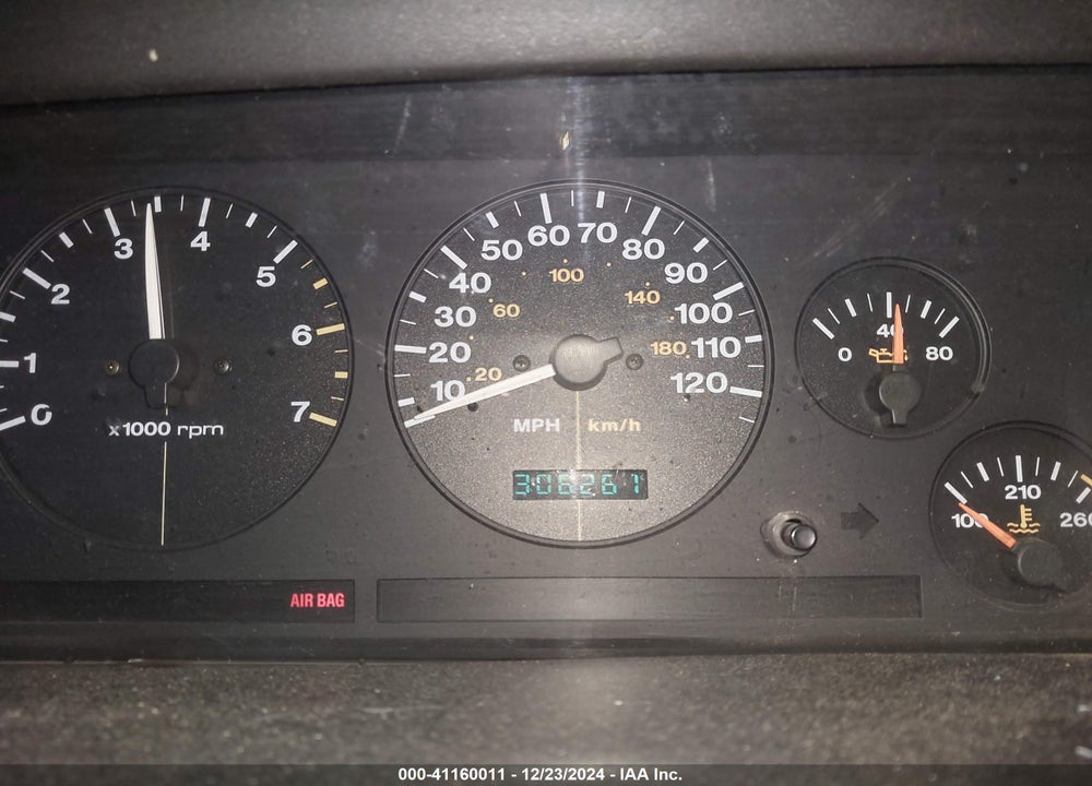 1996 JEEP GRAND CHEROKEE LAREDO VIN: 1J4FX58S9TC352788
