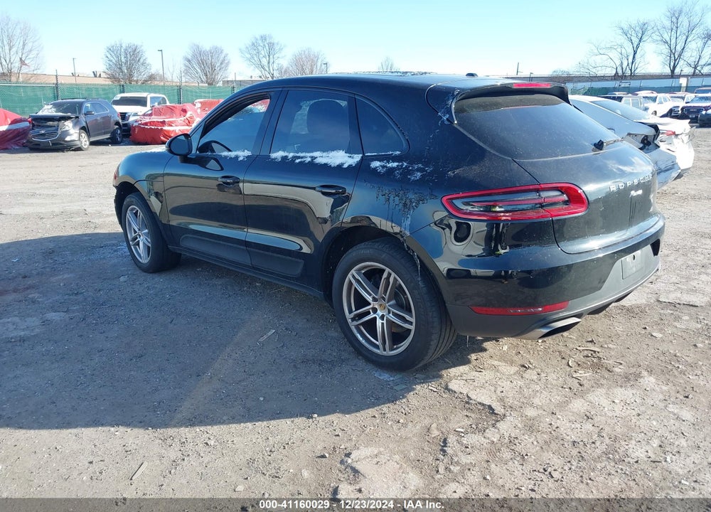 2017 PORSCHE MACAN VIN: WP1AA2A58HLB02405