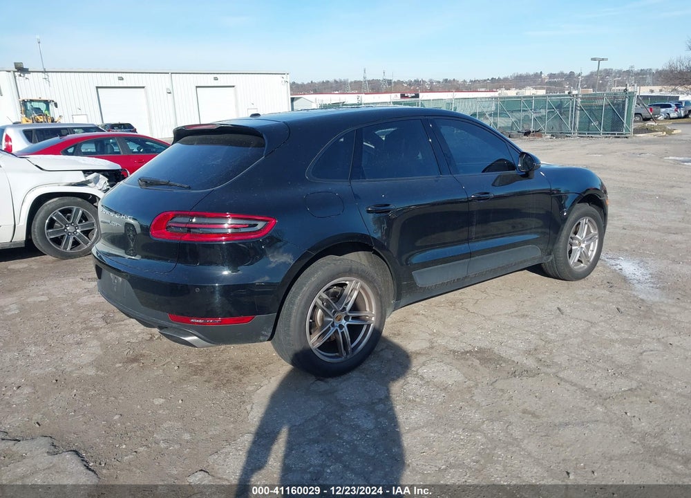 2017 PORSCHE MACAN VIN: WP1AA2A58HLB02405