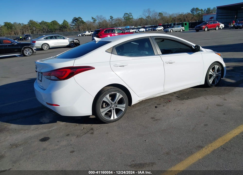 2015 HYUNDAI ELANTRA VIN: KMHDH4AH9FU371659