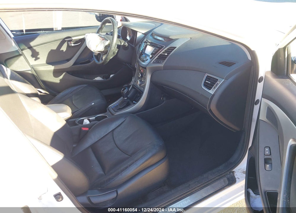 2015 HYUNDAI ELANTRA VIN: KMHDH4AH9FU371659