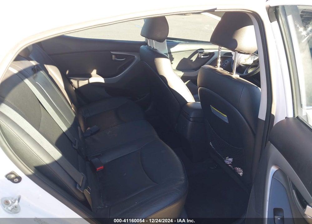 2015 HYUNDAI ELANTRA VIN: KMHDH4AH9FU371659