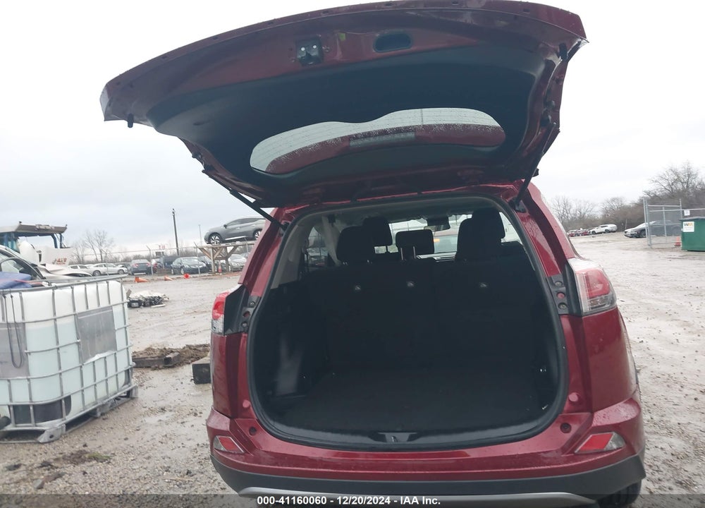 2018 TOYOTA RAV4 ADVENTURE/XLE VIN: 2T3WFREV9JW433640