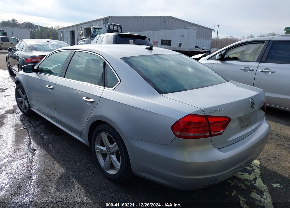 2013 VOLKSWAGEN PASSAT 2.5L SE VIN: 1VWBH7A32DC102632