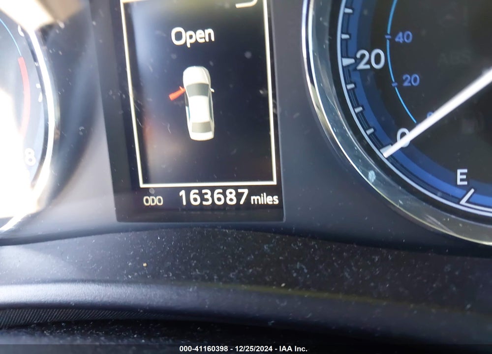 2018 TOYOTA COROLLA SE VIN: 5YFBURHE6JP809995