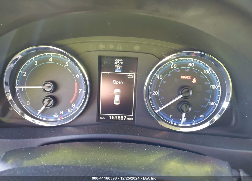 2018 TOYOTA COROLLA SE VIN: 5YFBURHE6JP809995