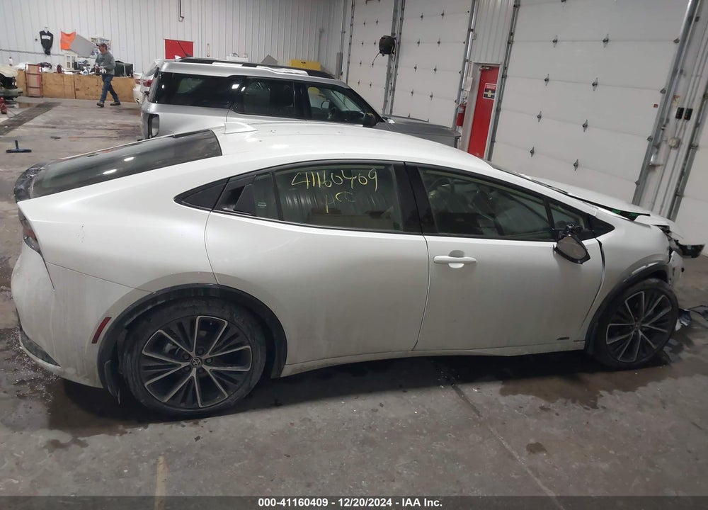 2024 TOYOTA PRIUS VIN: JTDADABUXR3017902