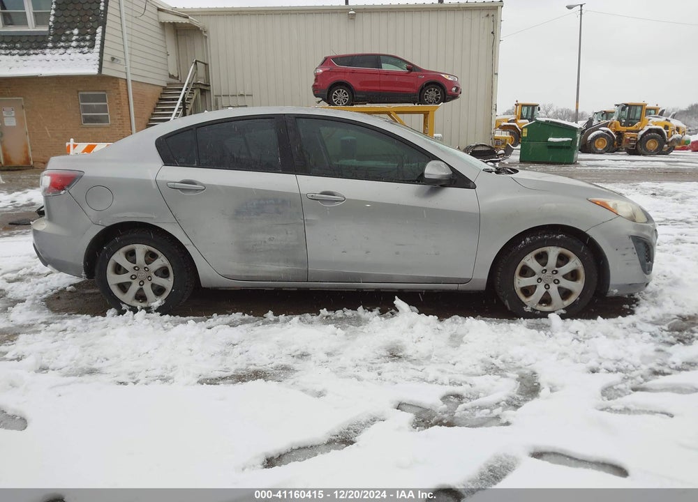 2011 MAZDA 3 I SPORT VIN: JM1BL1UF9B1407963