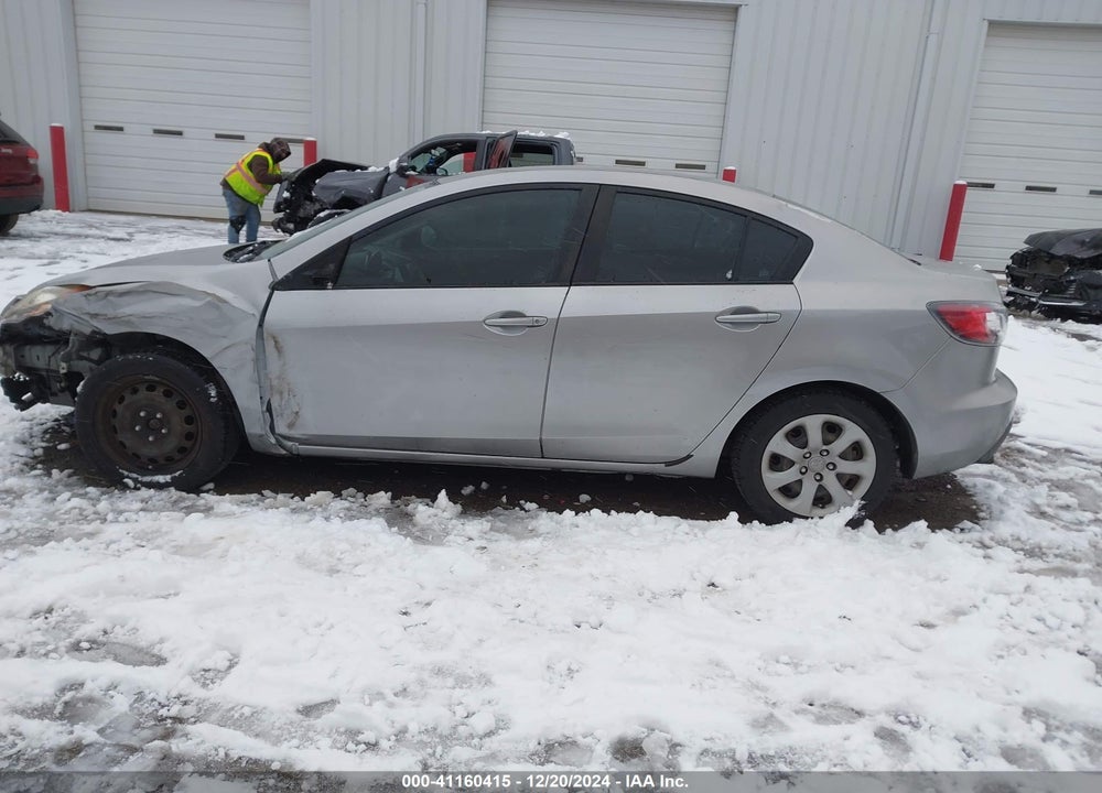 2011 MAZDA 3 I SPORT VIN: JM1BL1UF9B1407963