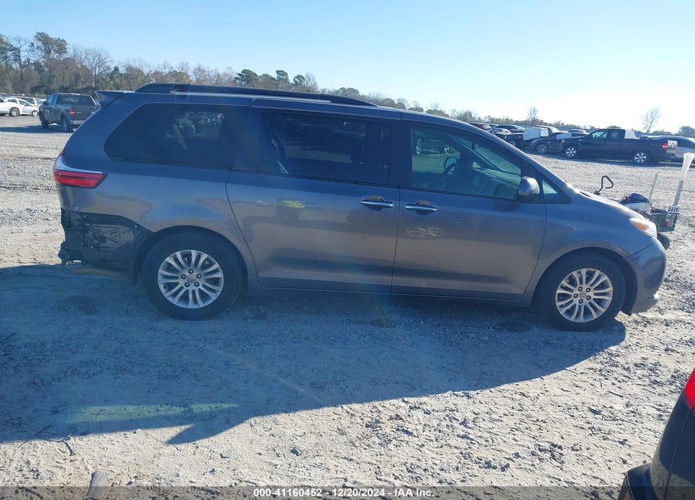 2017 TOYOTA SIENNA XLE 8 PASSENGER VIN: 5TDYZ3DC9HS884432