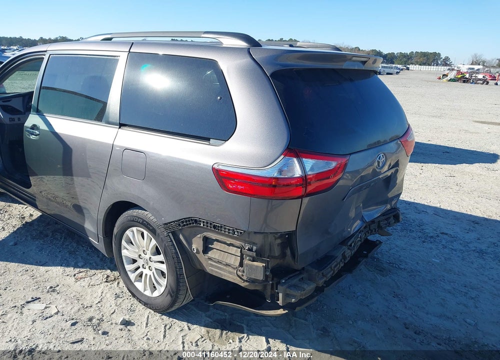 2017 TOYOTA SIENNA XLE 8 PASSENGER VIN: 5TDYZ3DC9HS884432