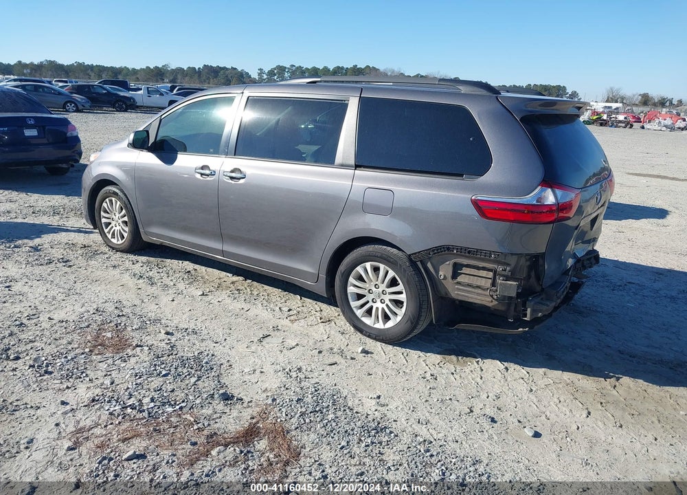 2017 TOYOTA SIENNA XLE 8 PASSENGER VIN: 5TDYZ3DC9HS884432