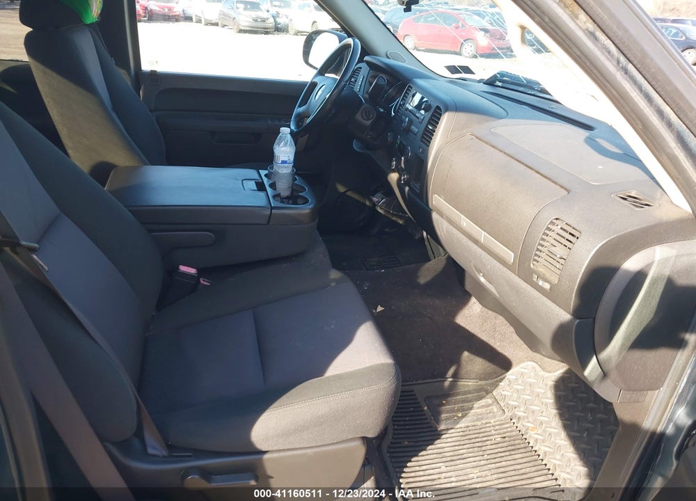 2011 CHEVROLET SILVERADO 1500 LT VIN: 1GCRKSE37BZ106539