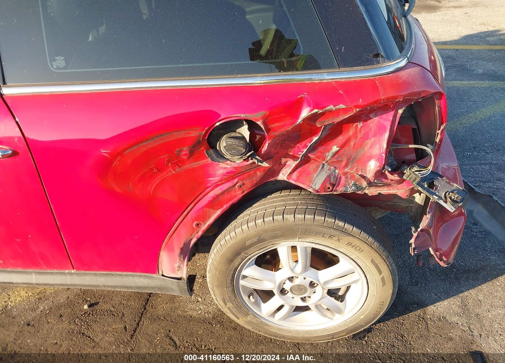 2013 MINI HARDTOP VIN: WMWSU3C50DT685818