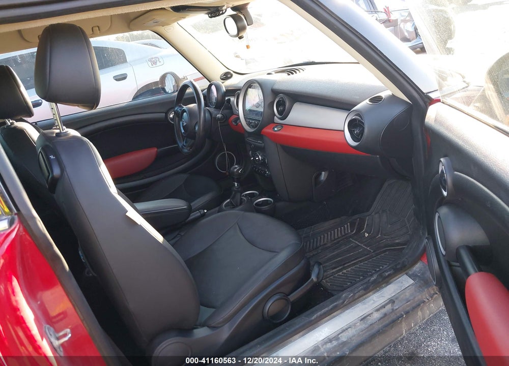 2013 MINI HARDTOP VIN: WMWSU3C50DT685818