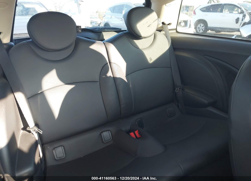 2013 MINI HARDTOP VIN: WMWSU3C50DT685818