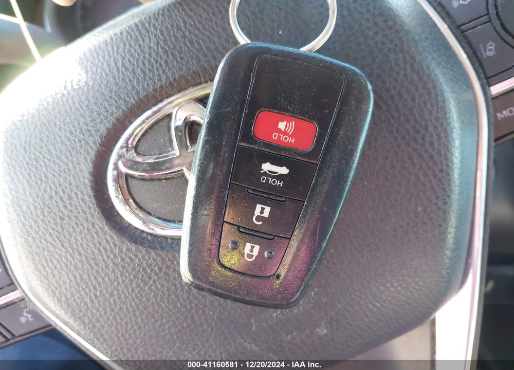 2018 TOYOTA CAMRY XLE VIN: 4T1B11HK5JU060301